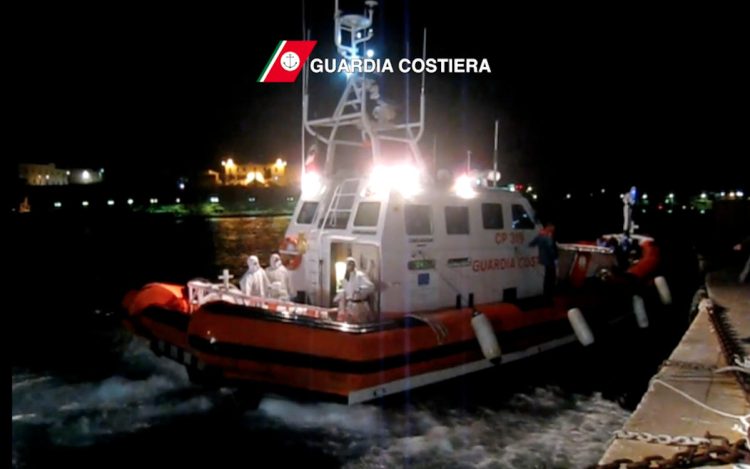 Migranti, altri 36 a Lampedusa: ieri 26 sbarchi con mille