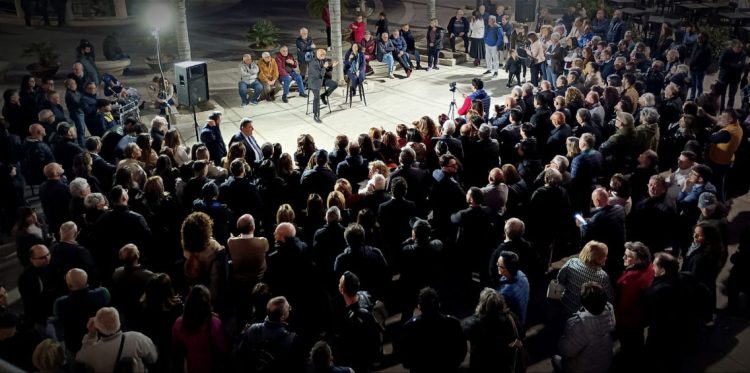 L’affetto dei Comisani per Maria Rita Schembari. E' stato un bagno di folla