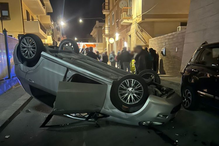 Grave incidente in pieno centro a Comiso: 4 feriti
