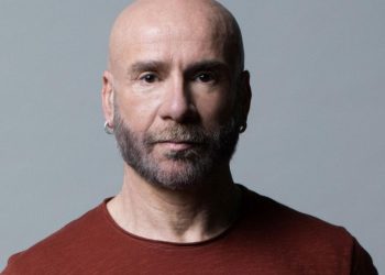 Mario Venuti aggredito a Catania, la denuncia su facebook: sono stato aggredito con una violenta pedata al petto