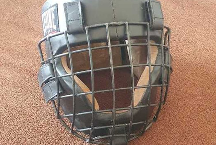 Maschera e mani legate come Hannibal, per 16 anni unica cura per Bruno