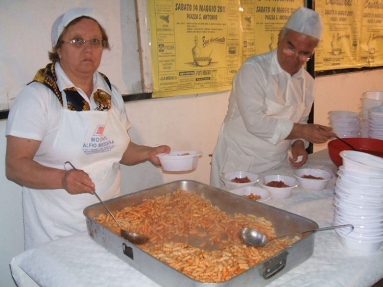 A Monterosso Almo la Sagra dei cavatieddi e la Festa degli Angeli