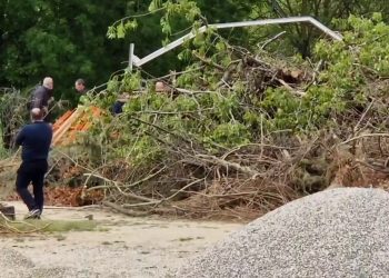 Incidente sul lavoro, cede piattaforma, due morti nel Milanese