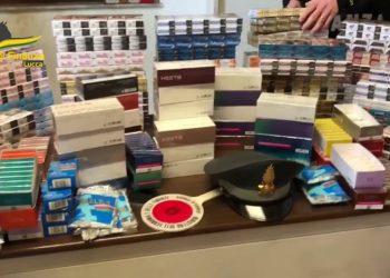 Lucca, sequestrate 1.700 stecche sigarette a tabaccaio non autorizzato