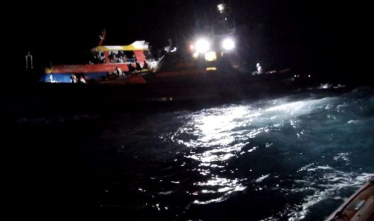 Naufragio migranti nella notte tra sabato e domenica di Pasqua: 18 dispersi