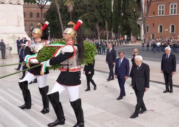 Mattarella depone corona d’alloro sulla Tomba del Milite Ignoto