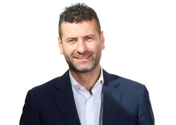 Riccardo Schininà torna a parlare di sanità: stabilizzazione di 75 infermieri e 55 OSS