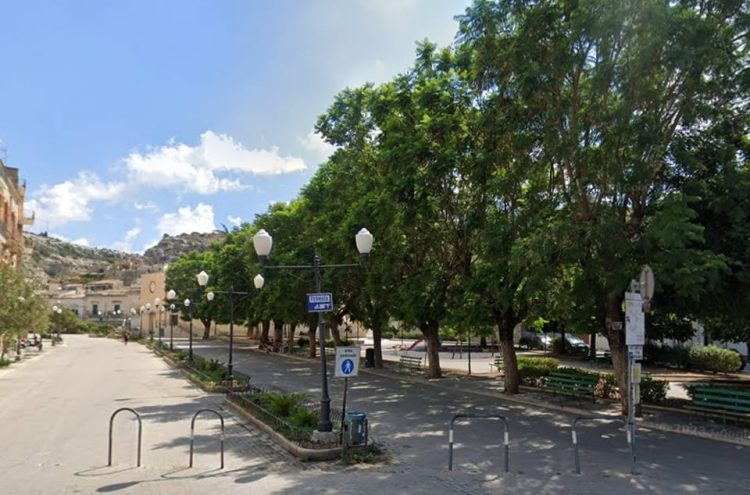 Scicli: una panchina blu per l'autismo