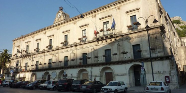 Lavoratori SPM senza stipendio: sit in di protesta a Modica