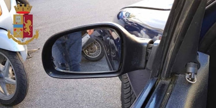 Truffa dello specchietto da Ragusa al casello autostradale di Catania