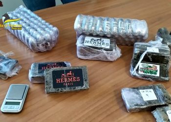 Trovato in casa con 3 kg di hashish, arrestato 59enne a Pescara