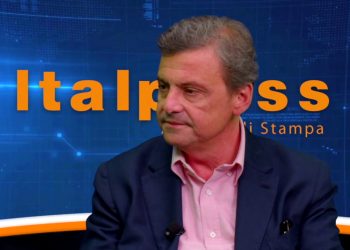 Calenda “Necessaria alternativa ai due poli, non ci sono scorciatoie”