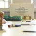Amministrative, seggi aperti in 595 comuni. Affluenza in calo