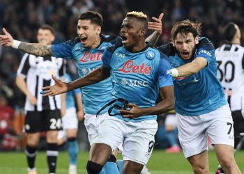 Osimhen risponde a Lovric, festa tricolore Napoli a Udine