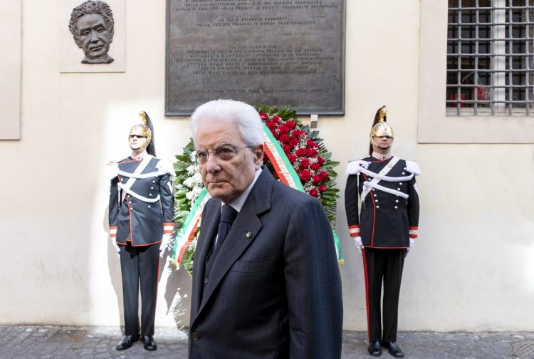 Terrorismo, Mattarella “Battaglia vinta sul terreno della legalità”