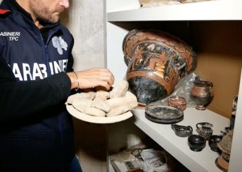 Scavi archeologici clandestini, arresti e perquisizioni in 5 regioni