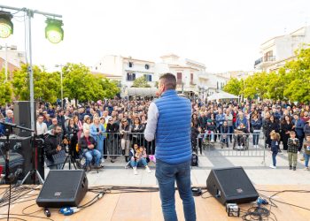 Tantissime persone a Marina di Ragusa per l'apertura della campagna elettorale di Riccardo Schininà