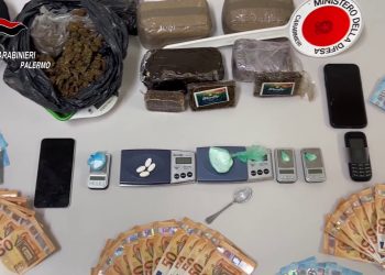 Sequestrati nel palermitano 4 chili di droga, 2 arresti e 4 denunce