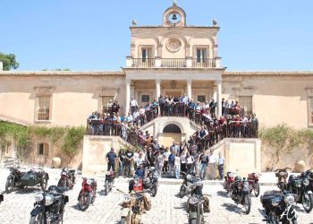Moto storiche da Caltagirone a Vittoria e da Comiso a Ragusa