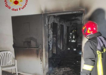 Incendio in un'azienda a Chiaramonte Gulfi