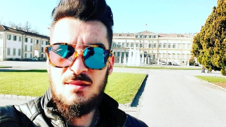 Giuseppe Triolo di 32 anni è morto in un incidente mentre percorreva a bordo della sua moto la Catania-Gela all'altezza di Caltagirone.