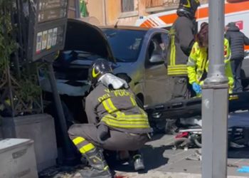 Grave incidente in Corso Italia a Ragusa: auto investe pedone