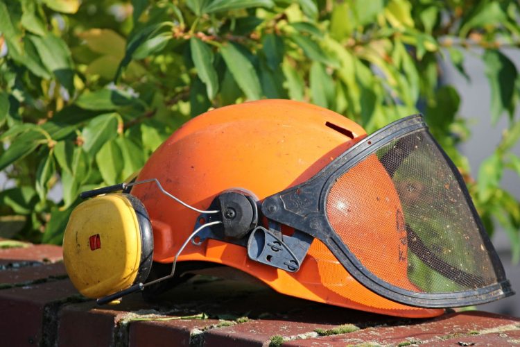 Incidente sul lavoro: muratore precipita e muore in un cantiere