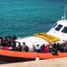 Migranti, 6 sbarchi nella notte a Lampedusa: 288 migranti