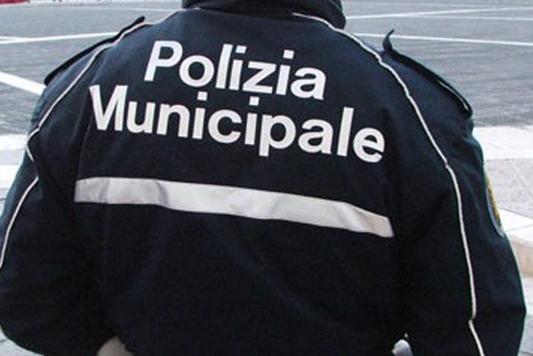 Via Cavour: controlli straordinari della Polizia Municipale di Vittoria