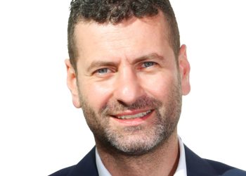 Riccardo Schininà: “Piscina comunale, da sindaco revocherò l’aggiudicazione”