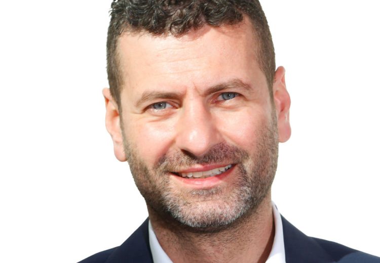 Riccardo Schininà: “Piscina comunale, da sindaco revocherò l’aggiudicazione”