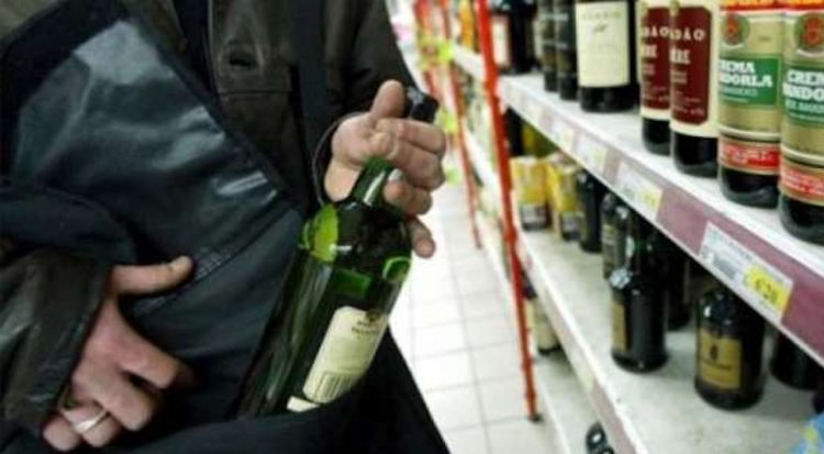 Comiso, ruba merce in un supermercato: denunciato