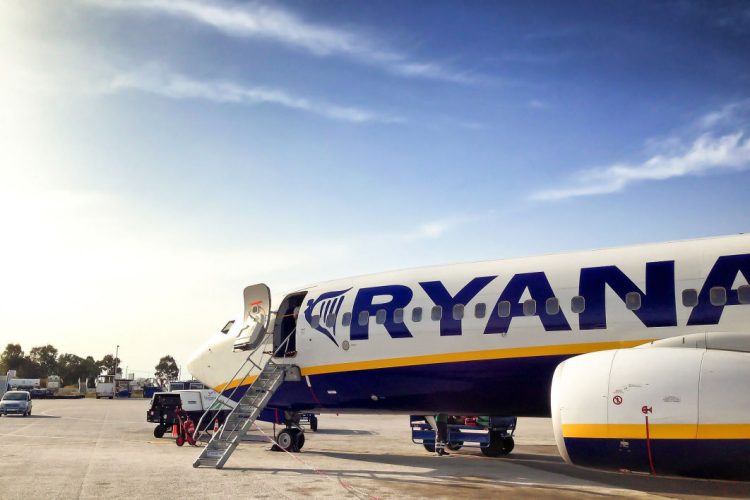 Ryanair, offerte voli da Catania e Palermo da 17 euro