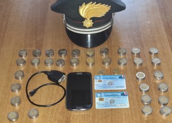 Usava un software pirata del cellulare per vincere sempre alle slot