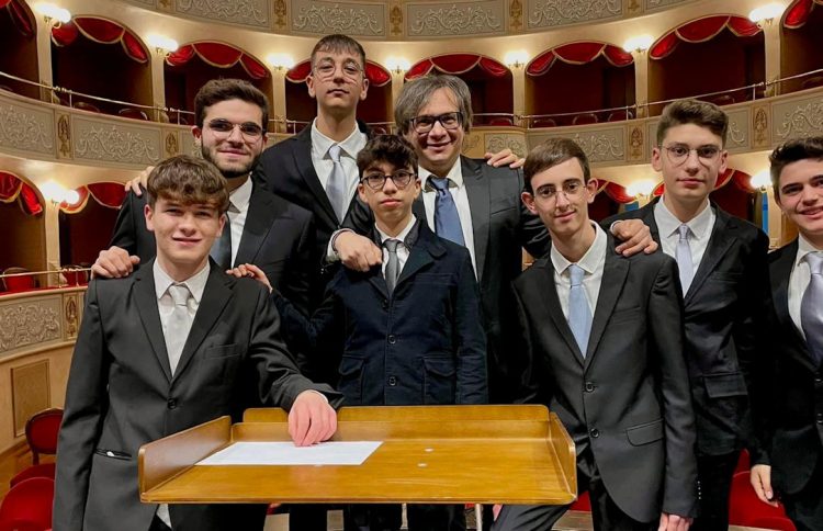 La Drums Together del liceo musicale "G. Verga" di Modica sul palco del teatro Garibaldi