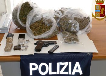 Vittoria, sequestrati oltre 3 kg di droga e una pistola