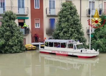 Maltempo, a Faenza i Vigili del Fuoco evacuano alcune abitazioni