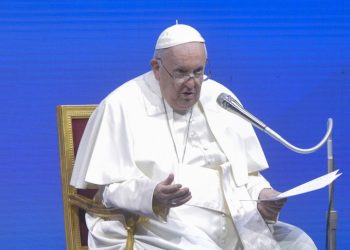 Papa “Guerra, egoismo e divisioni devastano la terra”