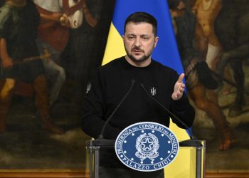 Ucraina, Zelensky “Risarcire vittime del disastro della diga Kakhovka”