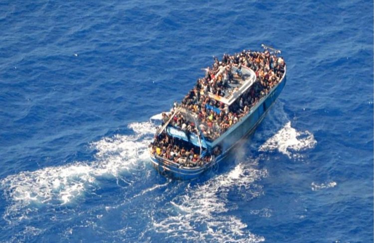 Naufragio al largo della Grecia, processo per 9 membri dell’equipaggio