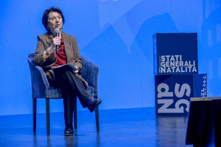 ROCCELLA “NON SI DIVENTA GENITORI PER CONTRATTO”