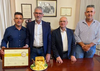 Ragusa, Alessandro Criscione premiato per la bontà del cosacavaddu ibleo stagionato