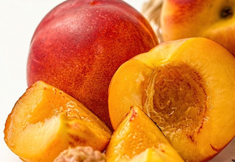 Estate: dieta delle pesche per restare in forma