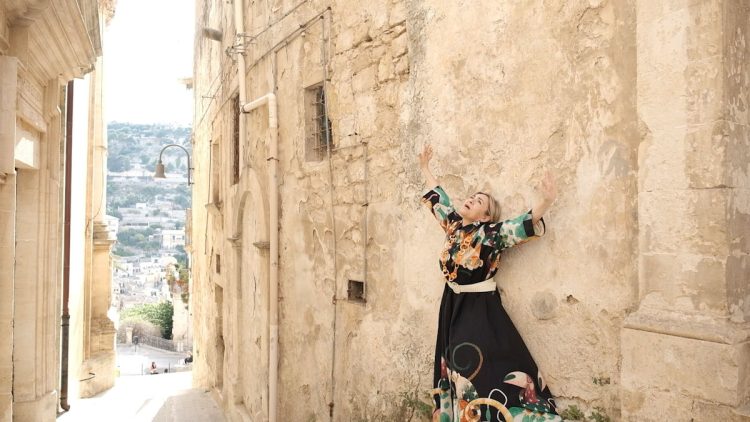 Ed io rinasco ancora di Carmela Giannì ispirato da Franco Battiato