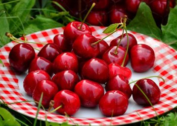 Dieta delle ciliegie a giugno: benefici per la salute e calorie