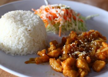 Dieta riso e pollo per perdere peso: ecco come funziona