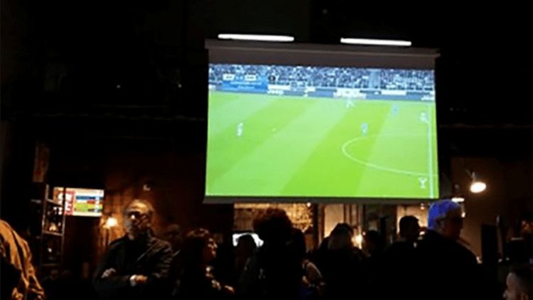 Finale Champion's League: maxischermo a Marina di Ragusa