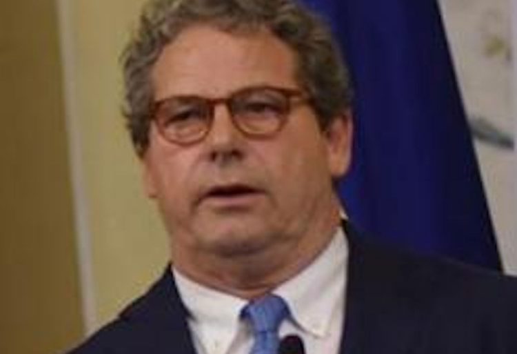 Gps in auto Gianfranco Miccichè, primo intervento per sospetto ordigno