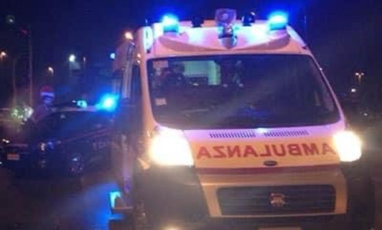 Incidente nel Catanese: morta donna di 46 anni: feriti il marito e i due figli