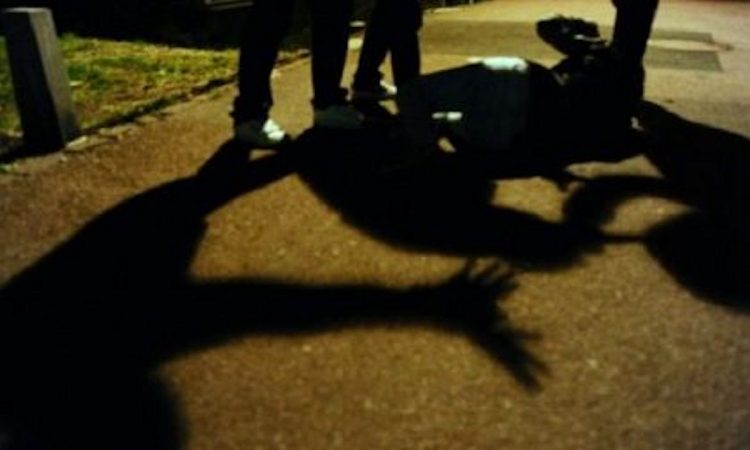 Avevano picchiato un tunisino per rubare motorino a Marina di Ragusa, arrestati due connazionali